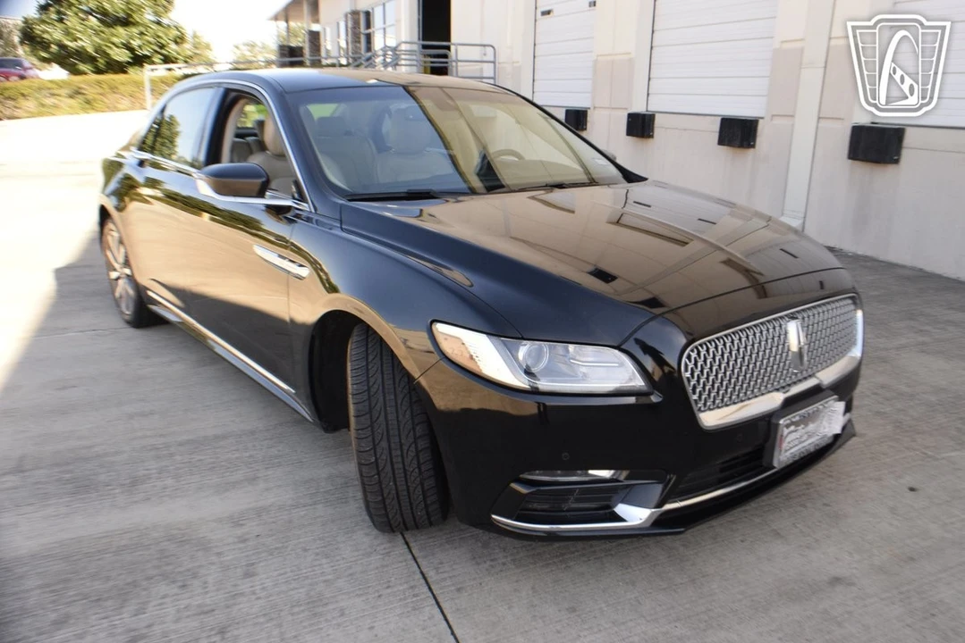 2018 Lincoln Continental 10th Gen - Image 19 of 21