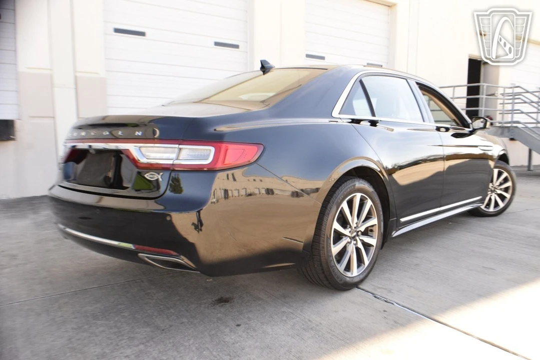 2018 Lincoln Continental 10th Gen - Image 15 of 21