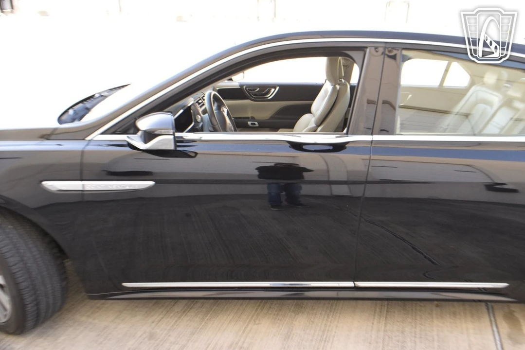 2018 Lincoln Continental 10th Gen - Image 31 of 31