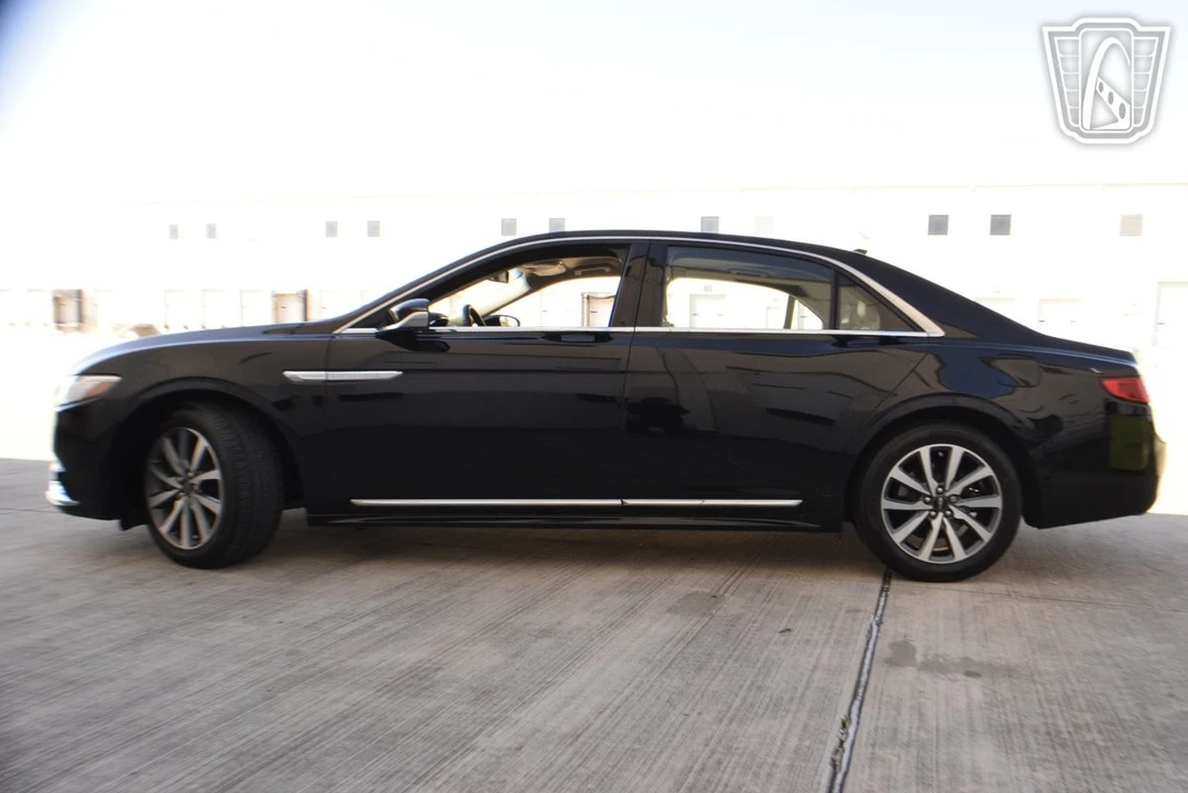 2018 Lincoln Continental 10th Gen - Image 5 of 21