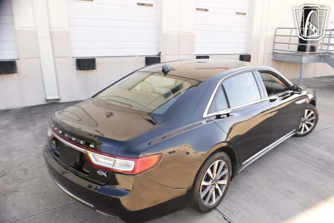 2018 Lincoln Continental 10th Gen - Image 13 of 21