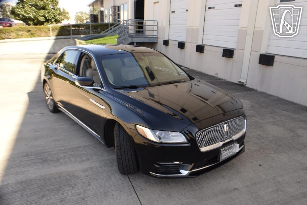 2018 Lincoln Continental 10th Gen - Image 19 of 21