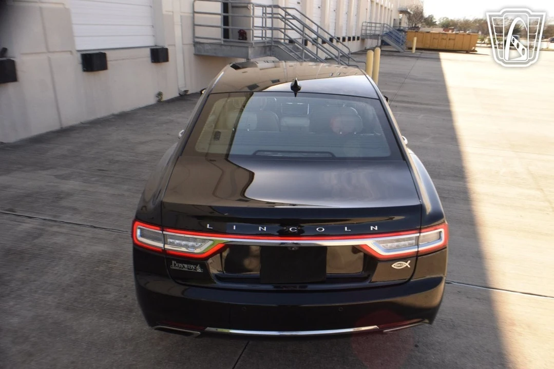 2018 Lincoln Continental 10th Gen - Image 10 of 21