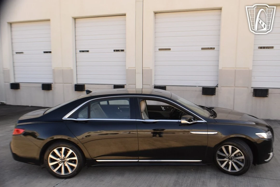 2018 Lincoln Continental 10th Gen - Image 16 of 21