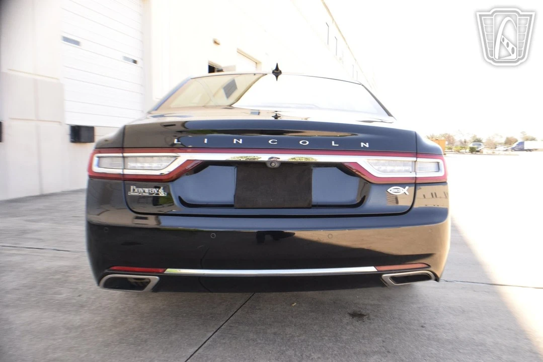 2018 Lincoln Continental 10th Gen - Image 11 of 21