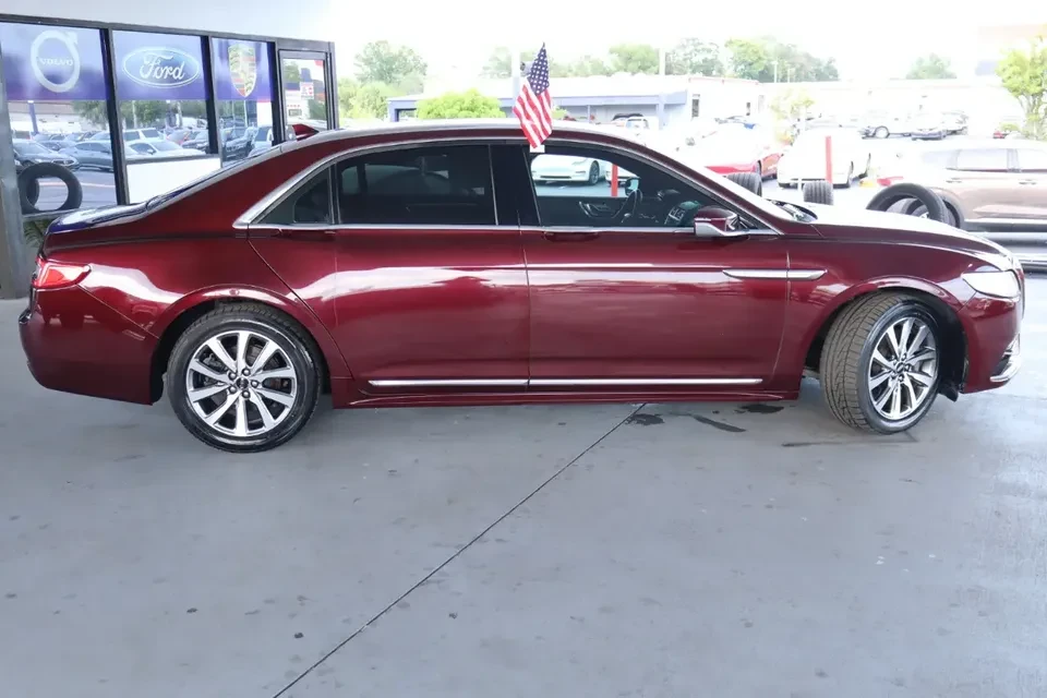 2018 Lincoln Continental 10th Gen - Image 2 of 5