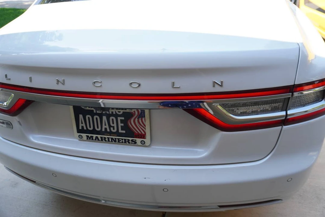 2018 Lincoln Continental 10th Gen - Image 12 of 24