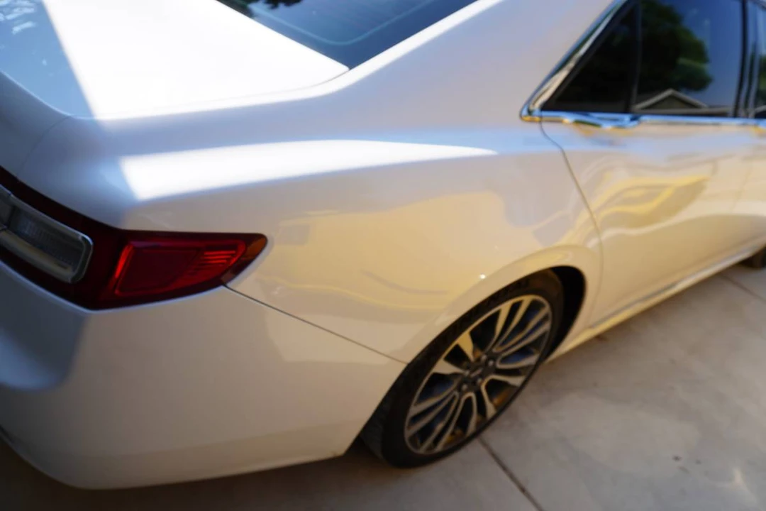 2018 Lincoln Continental 10th Gen - Image 13 of 24