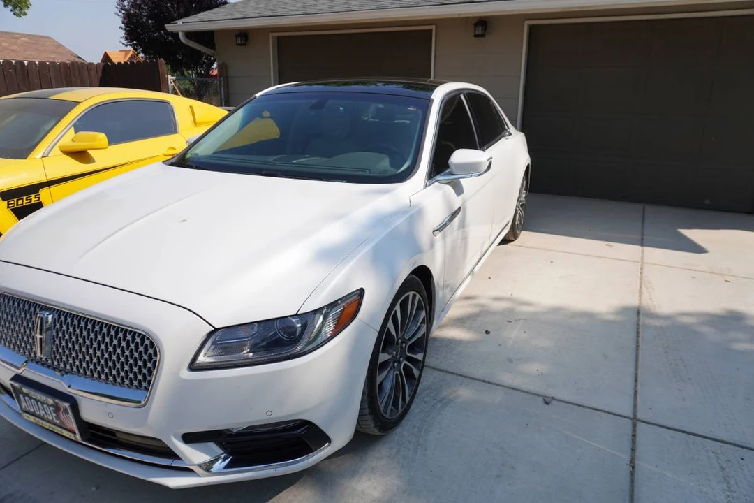 2018 Lincoln Continental 10th Gen - Image 2 of 24