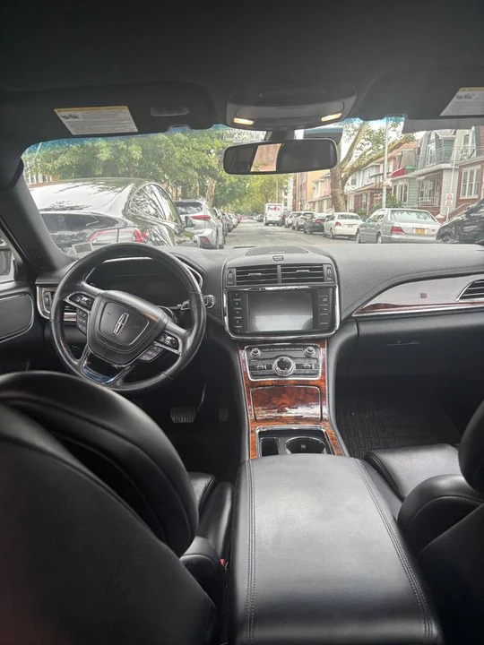 2018 Lincoln Continental 10th Gen - Image 7 of 12