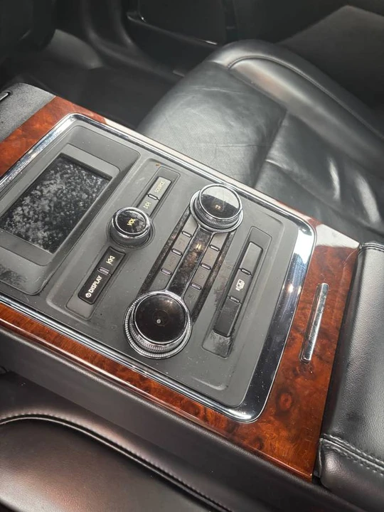 2018 Lincoln Continental 10th Gen - Image 8 of 12