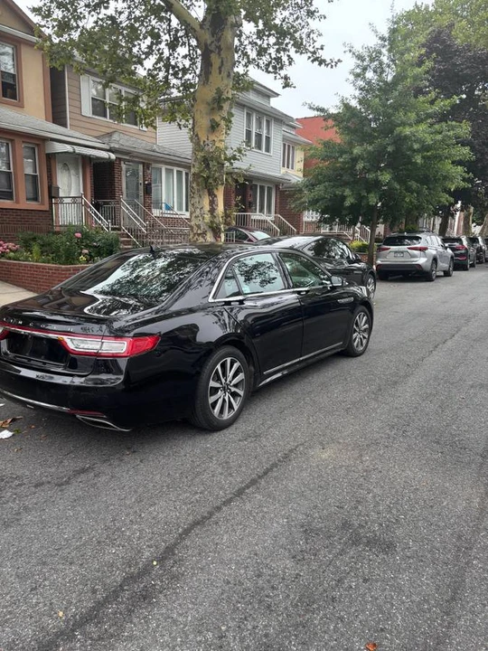 2018 Lincoln Continental 10th Gen - Image 5 of 12