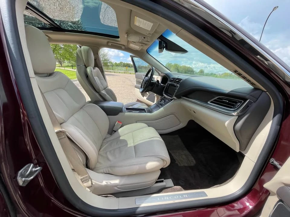 2018 Lincoln Continental 10th Gen - Image 15 of 20