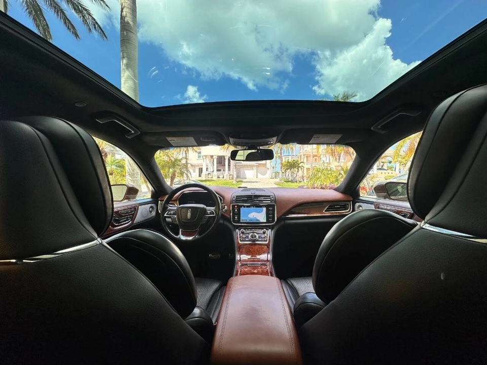 2018 Lincoln Continental 10th Gen - Image 11 of 21