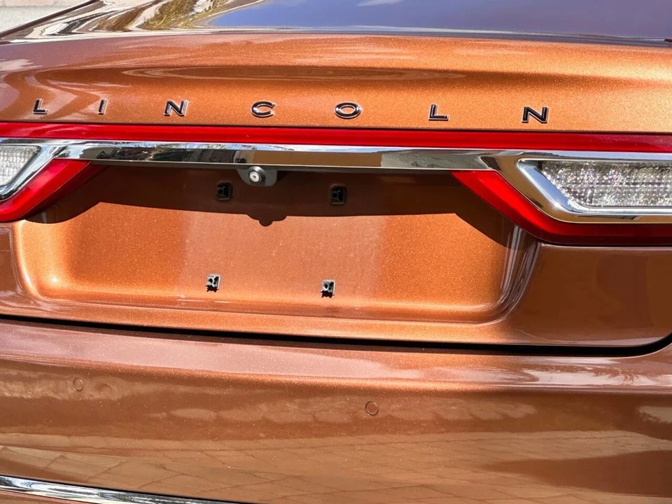 2018 Lincoln Continental 10th Gen - Image 7 of 21