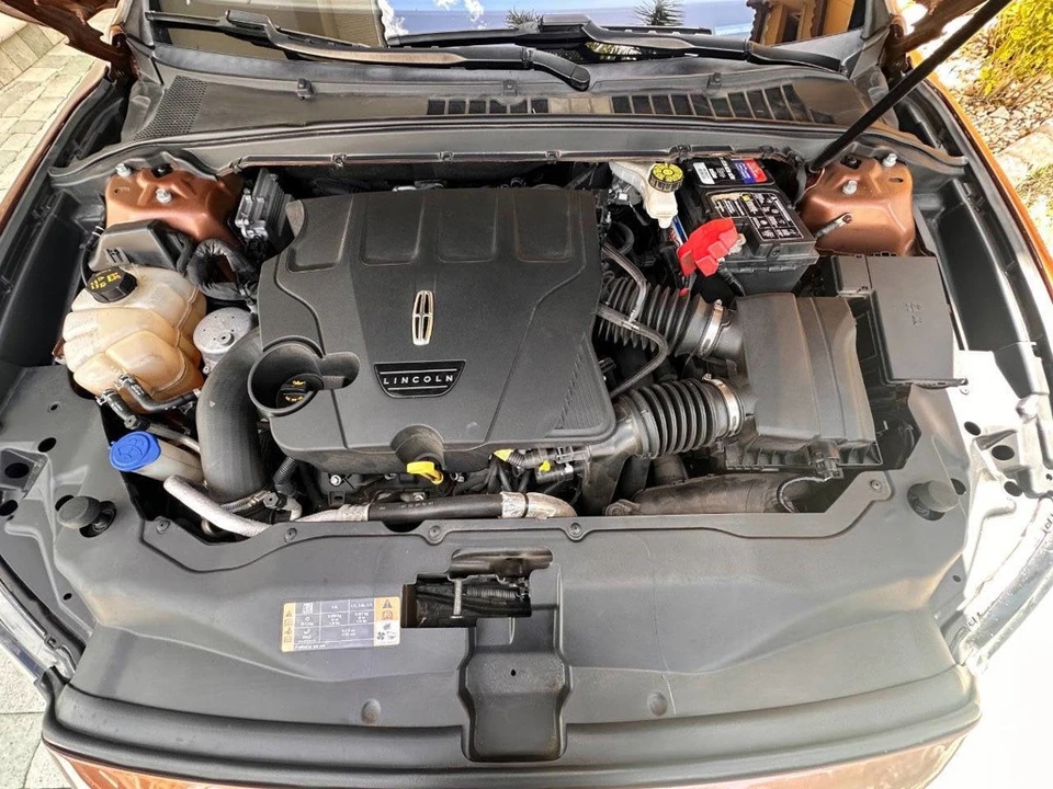 2018 Lincoln Continental 10th Gen - Image 9 of 21