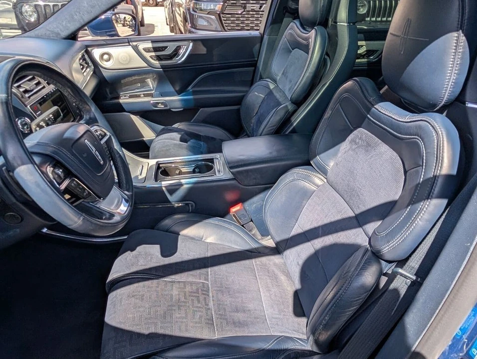 2018 Lincoln Continental 10th Gen - Image 11 of 21