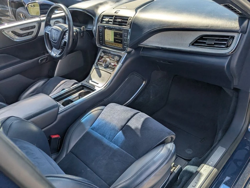 2018 Lincoln Continental 10th Gen - Image 16 of 21