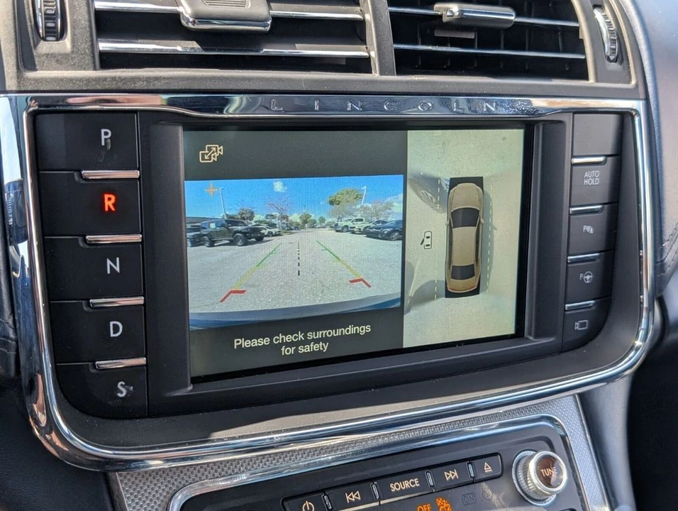 2018 Lincoln Continental 10th Gen - Image 20 of 21
