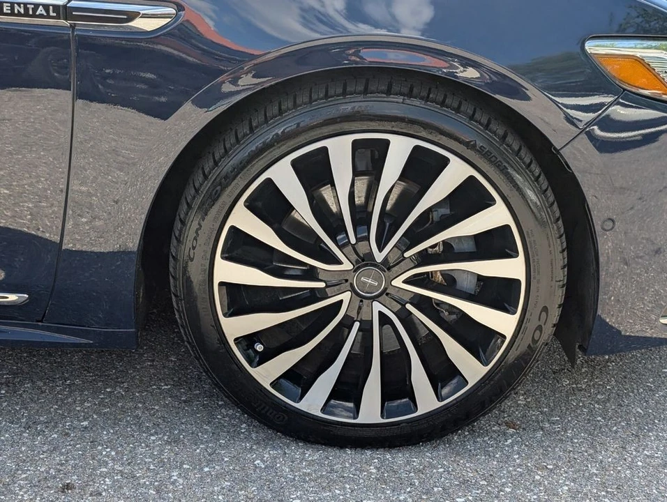 2018 Lincoln Continental 10th Gen - Image 9 of 21