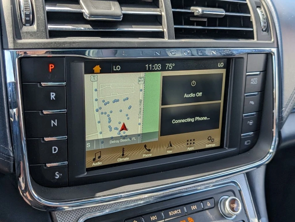 2018 Lincoln Continental 10th Gen - Image 19 of 21