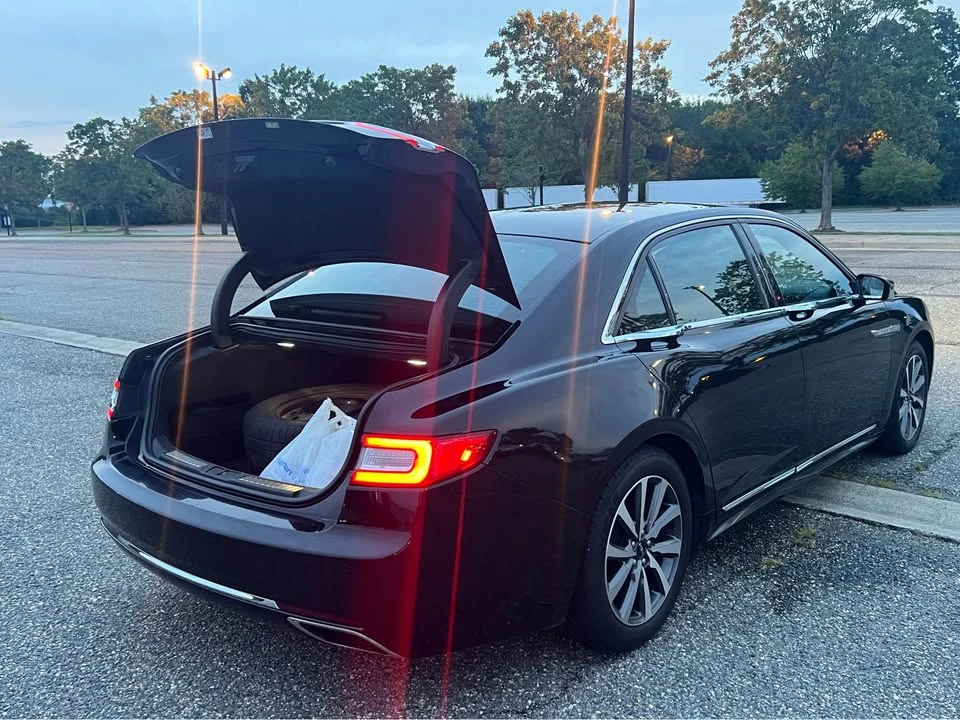 2018 Lincoln Continental 10th Gen - Image 15 of 20