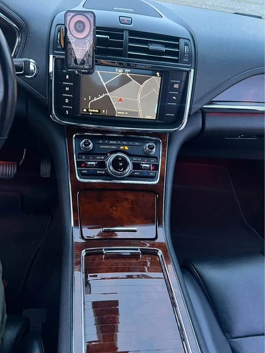 2018 Lincoln Continental 10th Gen - Image 17 of 20