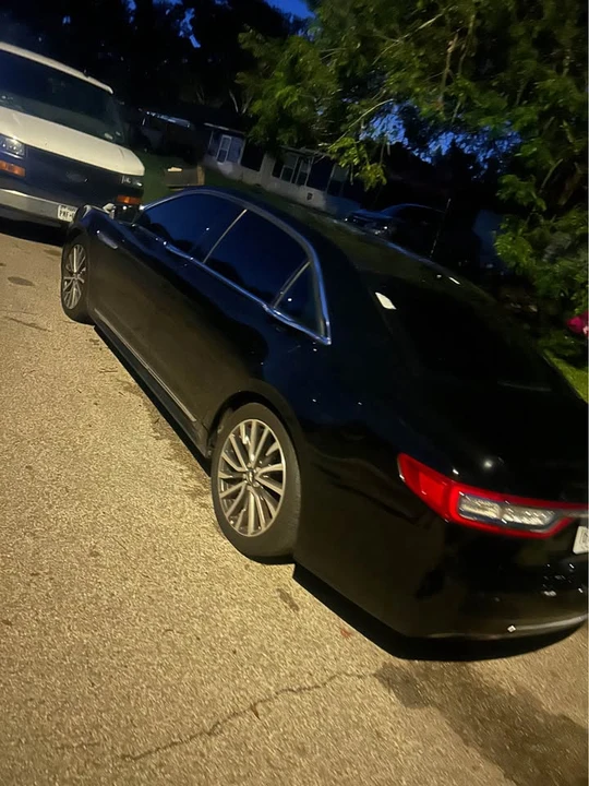 2018 Lincoln Continental 10th Gen - Image 3 of 6