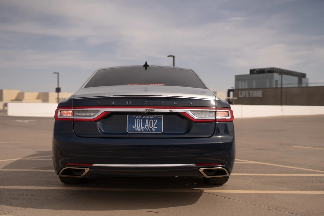2018 Lincoln Continental 10th Gen - Image 3 of 21