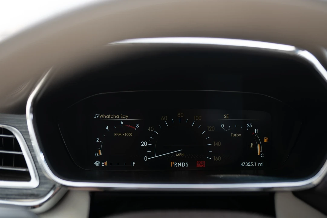 2018 Lincoln Continental 10th Gen - Image 16 of 21