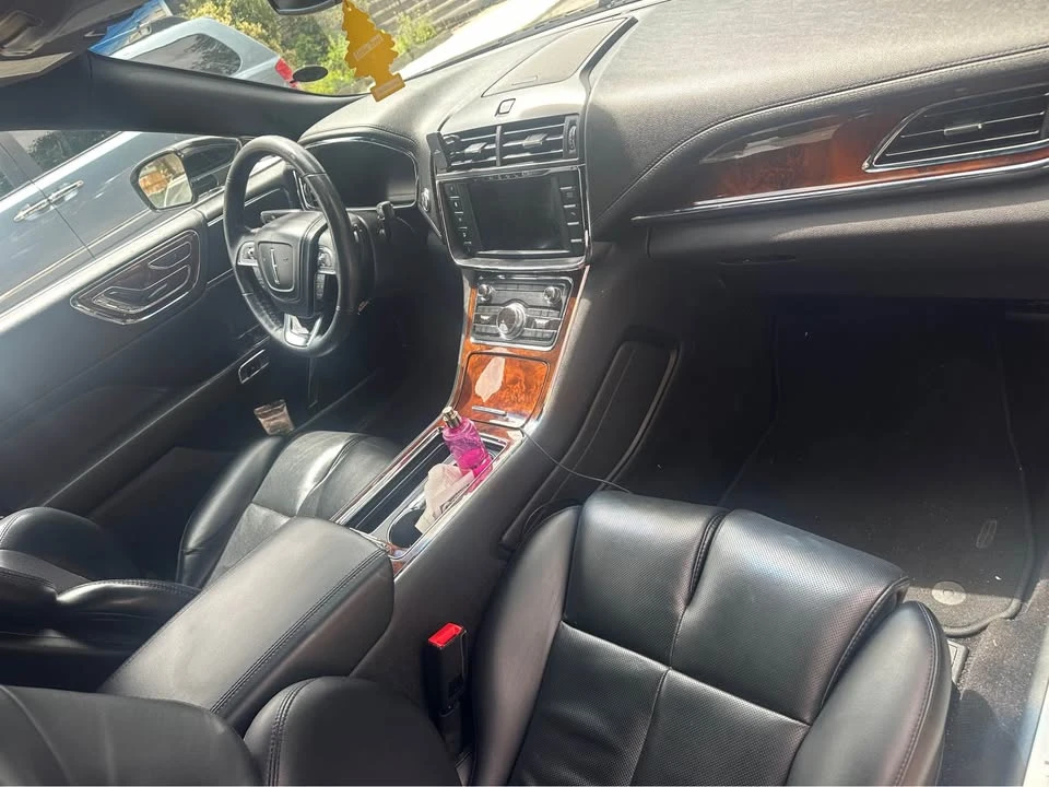 2018 Lincoln Continental 10th Gen - Image 5 of 10