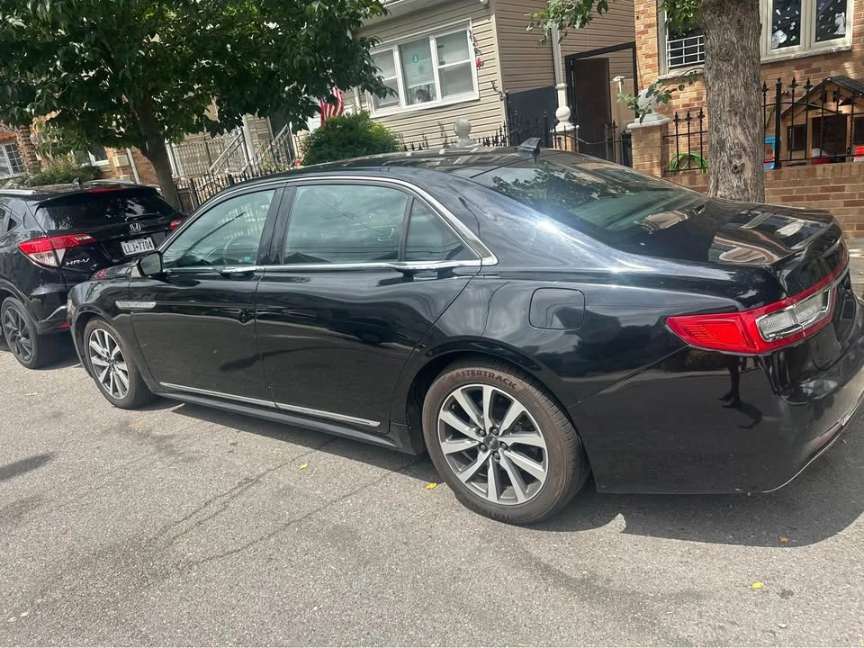 2018 Lincoln Continental 10th Gen - Image 2 of 10