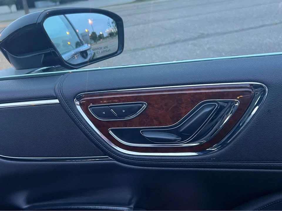 2018 Lincoln Continental 10th Gen - Image 13 of 16