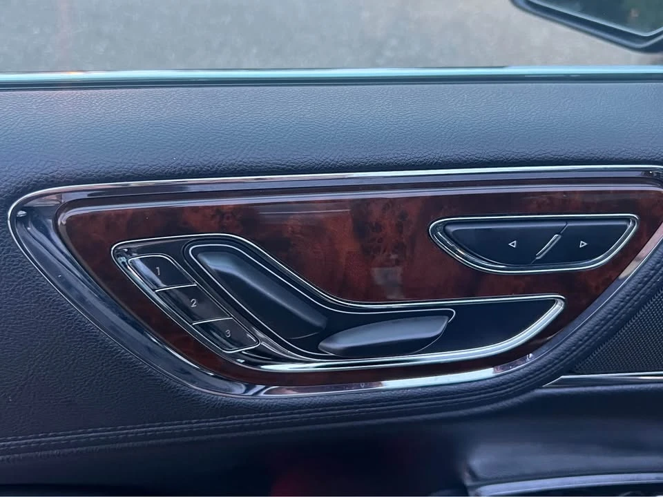 2018 Lincoln Continental 10th Gen - Image 8 of 16