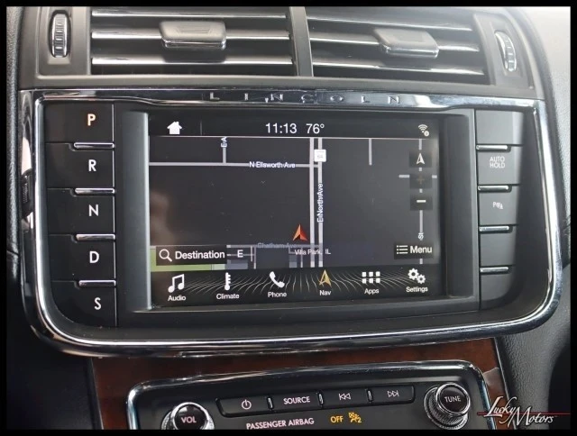 2018 Lincoln Continental 10th Gen - Image 16 of 21