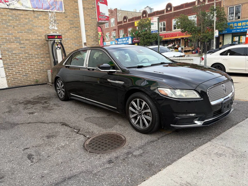 2018 Lincoln Continental 10th Gen - Image 3 of 8