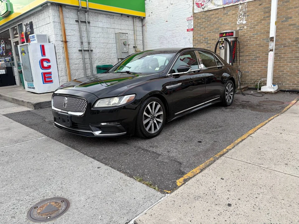 2018 Lincoln Continental 10th Gen - Image 2 of 8