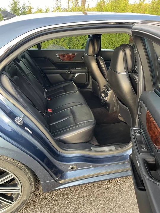2018 Lincoln Continental 10th Gen - Image 8 of 21