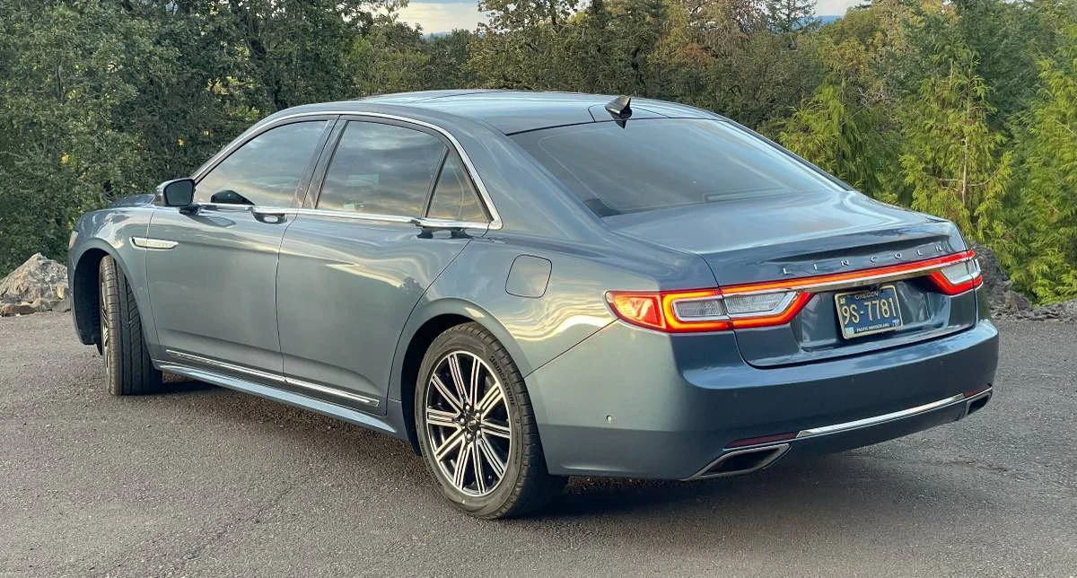 2018 Lincoln Continental 10th Gen - Image 5 of 21
