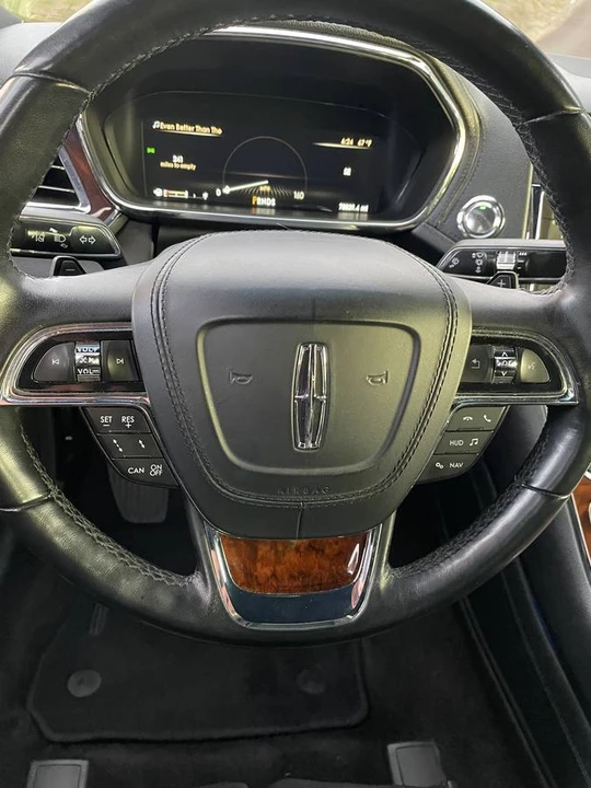 2018 Lincoln Continental 10th Gen - Image 10 of 21