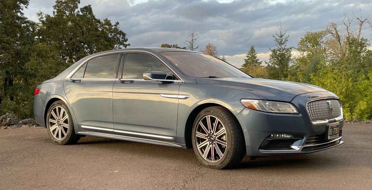 2018 Lincoln Continental 10th Gen - Image 3 of 21