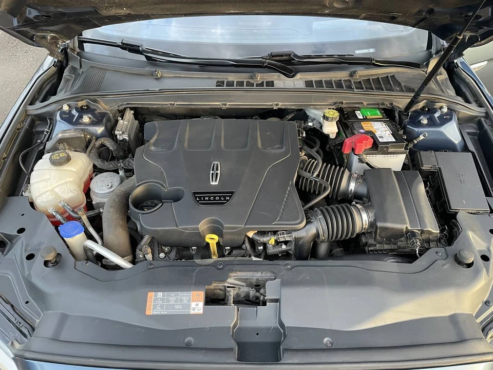 2018 Lincoln Continental 10th Gen - Image 19 of 21