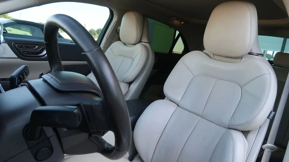 2018 Lincoln Continental 10th Gen - Image 18 of 20