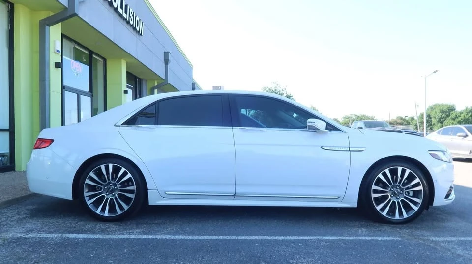 2018 Lincoln Continental 10th Gen - Image 8 of 20