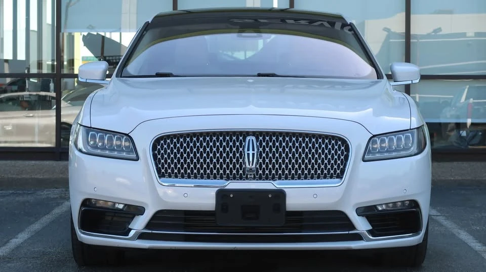 2018 Lincoln Continental 10th Gen - Image 2 of 20