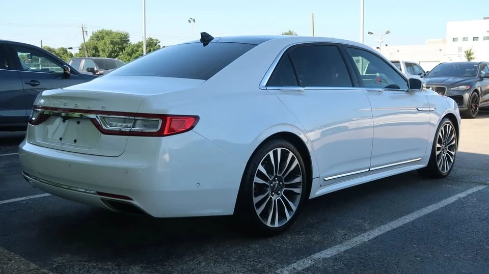2018 Lincoln Continental 10th Gen - Image 14 of 20