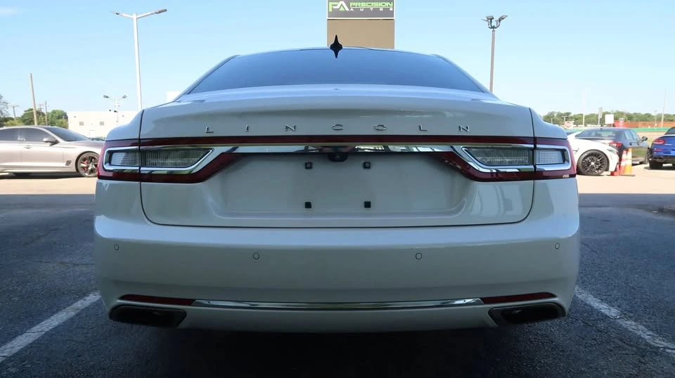 2018 Lincoln Continental 10th Gen - Image 9 of 20