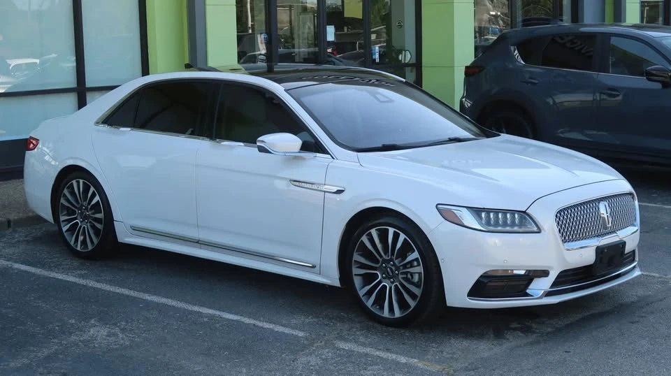 2018 Lincoln Continental 10th Gen - Image 6 of 20