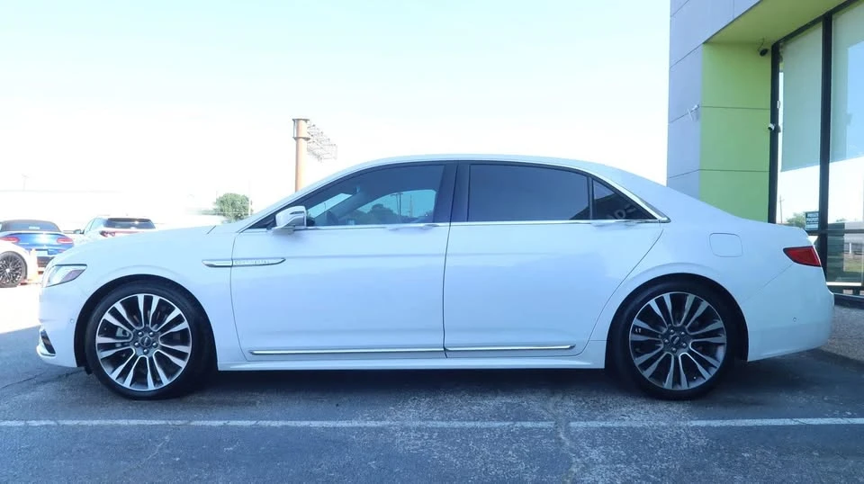 2018 Lincoln Continental 10th Gen - Image 7 of 20