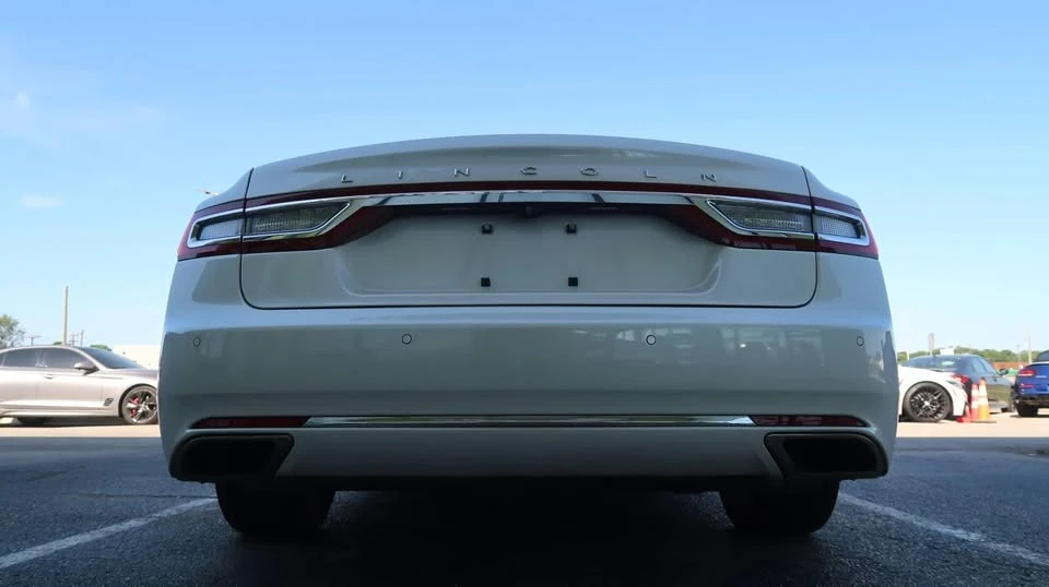 2018 Lincoln Continental 10th Gen - Image 10 of 20